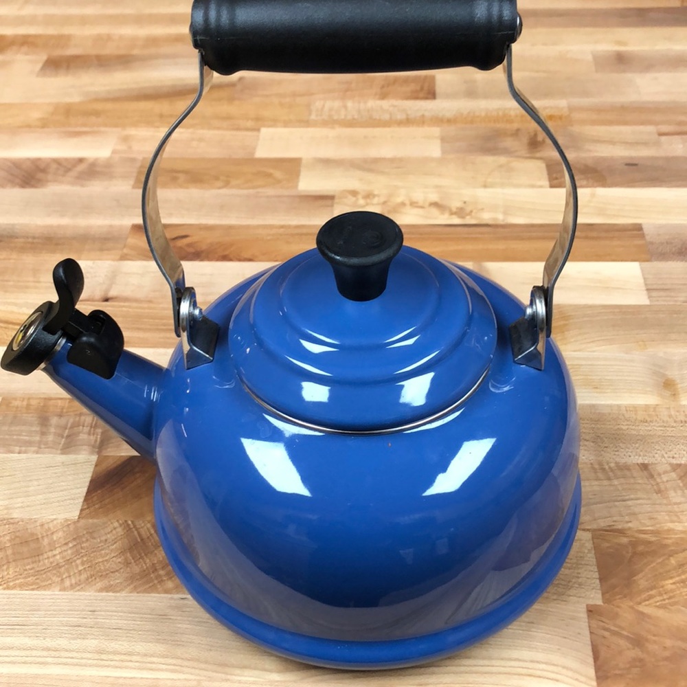 Le Creuset Tea Pot